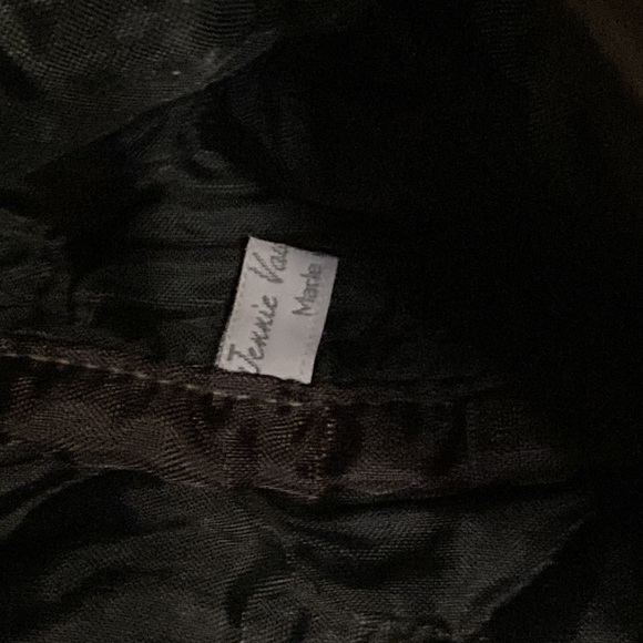 JENNIE VAUGHN DESIGN set of 3 floral heavy tapestry luggage. $330 - Picture 6 of 15